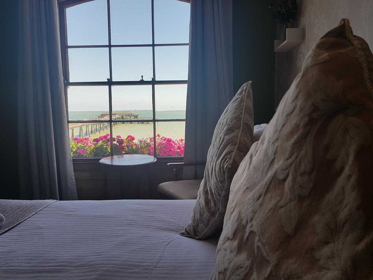 דיל Waterfront Hotel מראה חיצוני תמונה