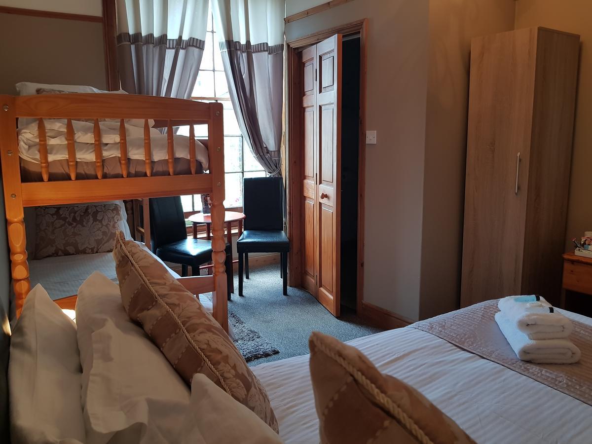 דיל Waterfront Hotel מראה חיצוני תמונה