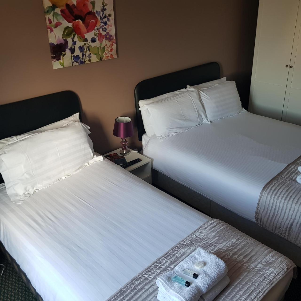 דיל Waterfront Hotel מראה חיצוני תמונה
